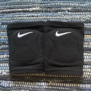 Girls NIKE Volleyball Kneepads